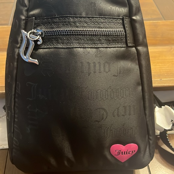 Brand new super cute and stylish Juicy couture sling/crossbody - Picture 4 of 11